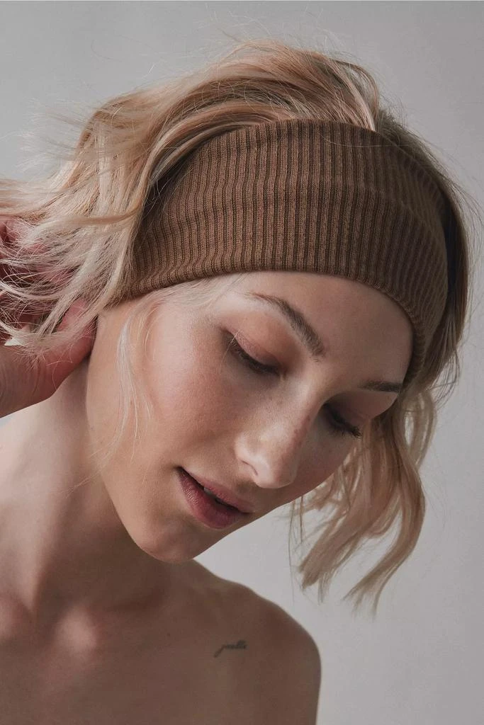 Urban Outfitters Ribbed Soft Headband 1