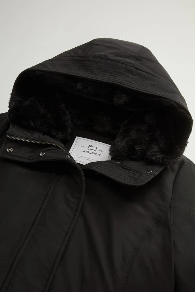Woolrich Boulder Parka in Ramar Cloth with Hood and Detachable Faux Fur Trim - Women - Black 6