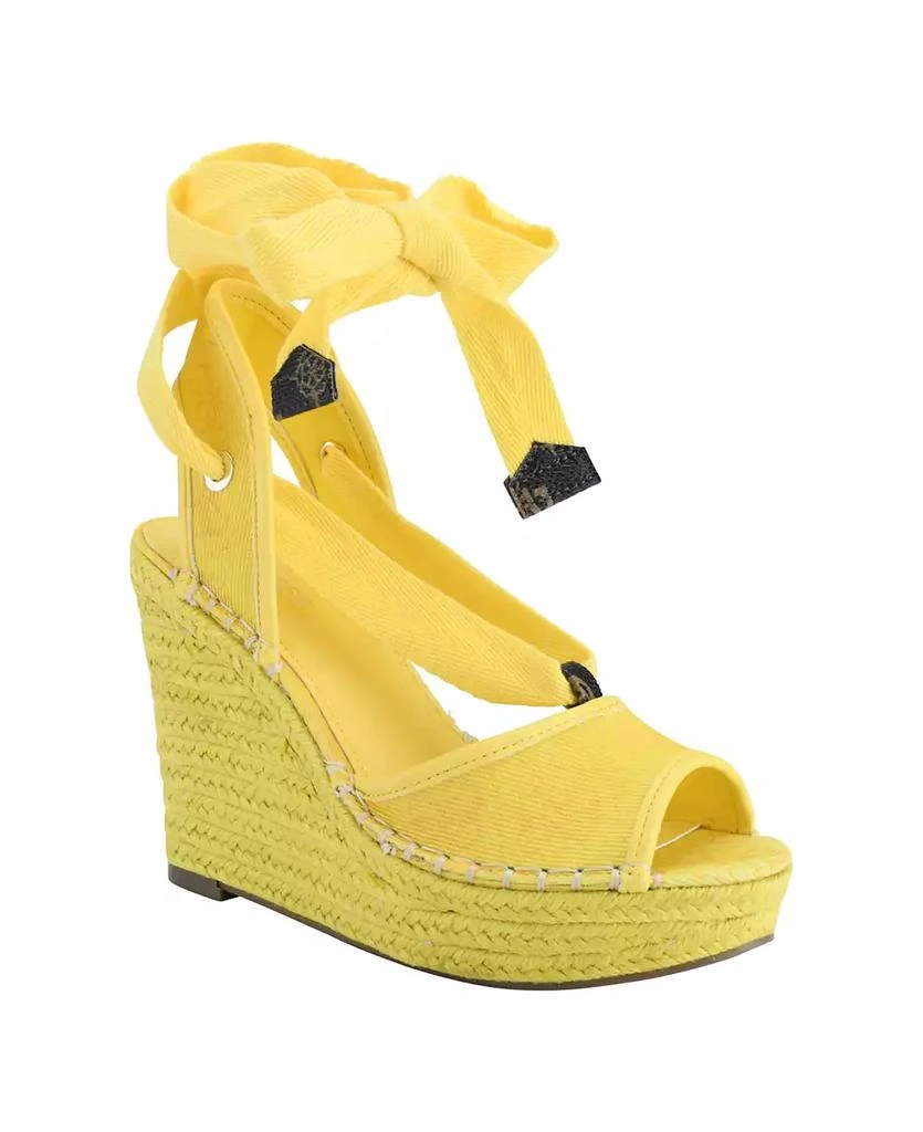 GUESS Women's Halona Pumps Sandal 1