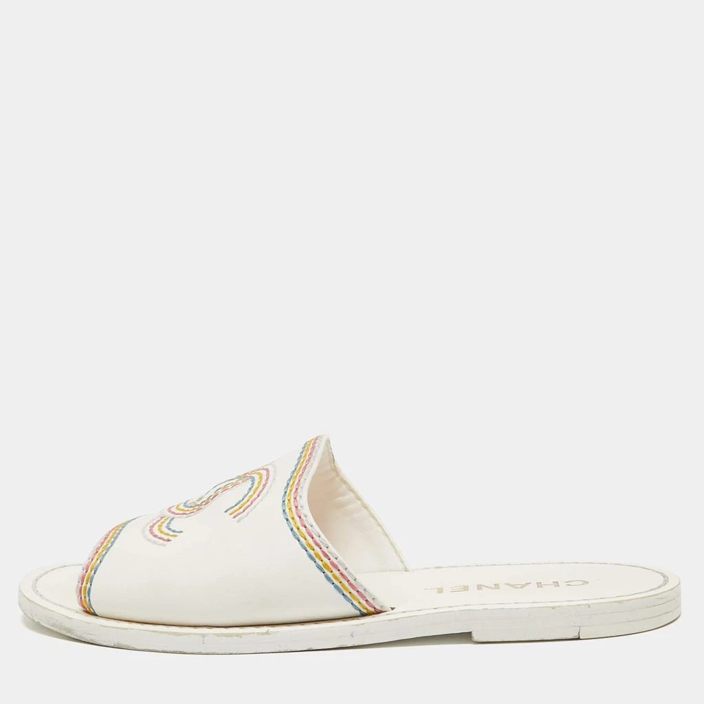 Chanel Chanel White Leather CC Logo Embroidered Flat Sandals Size 35 1