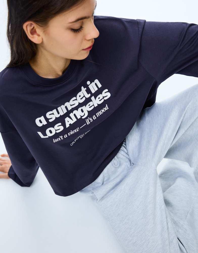 Bershka Bershka Long sleeve boxy t-shirt with print in navy