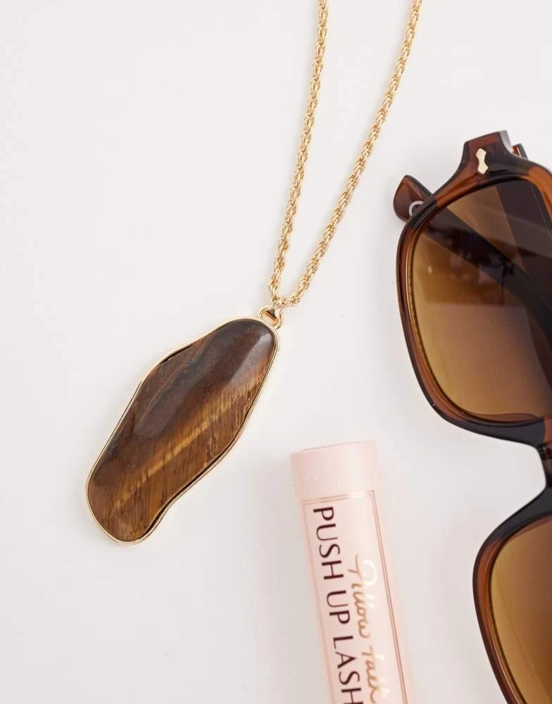 Reclaimed Vintage Reclaimed Vintage longline semi precious tigers eye pendant in gold 2