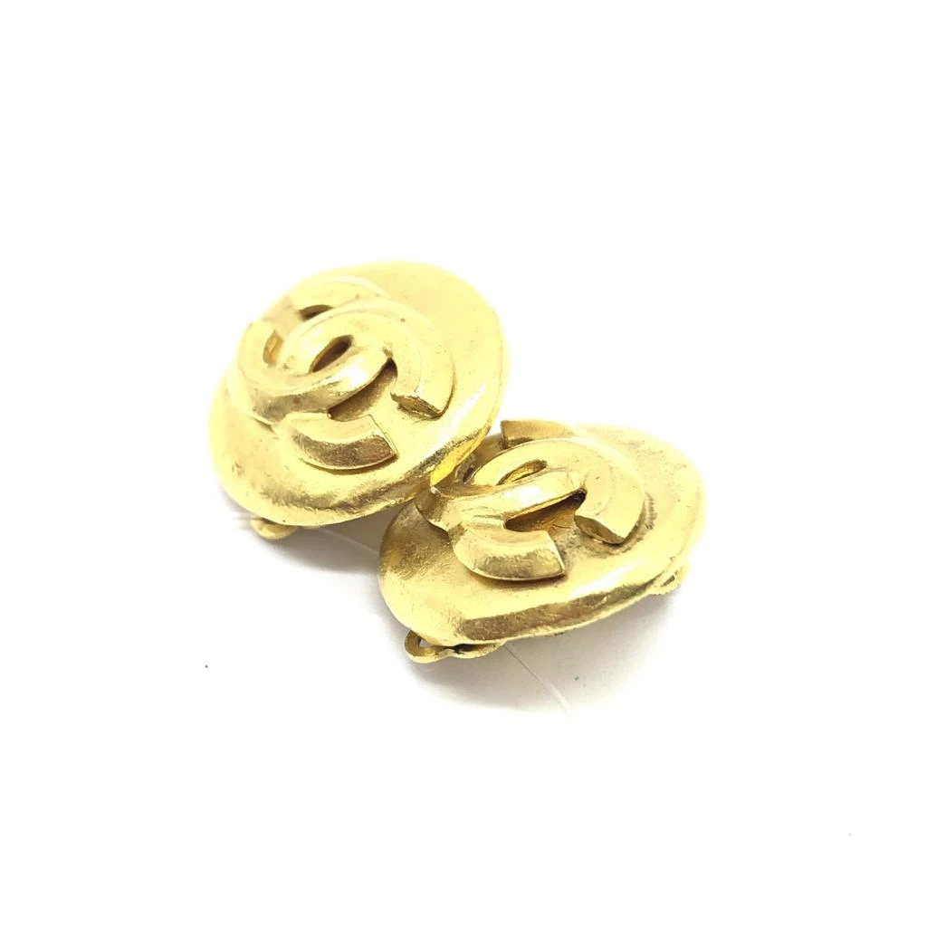 Chanel Tone CC Clip-On Women
s Earrings (Pre-Owned)