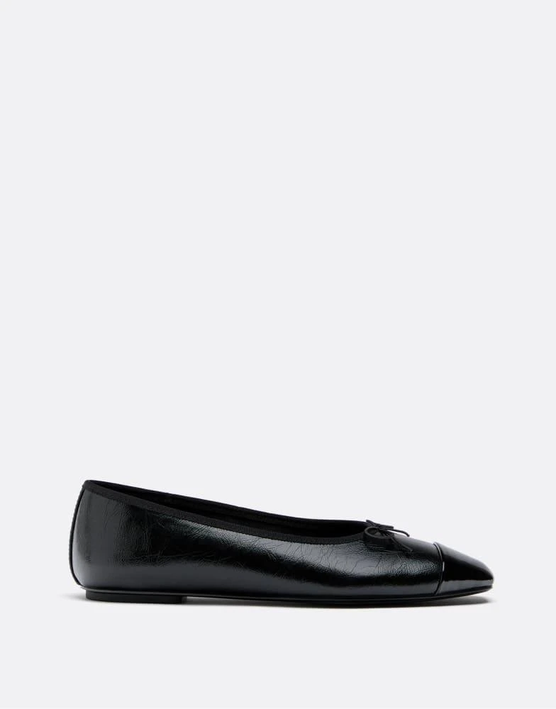 Stradivarius Stradivarius Bow detail leather effect ballet pumps in black