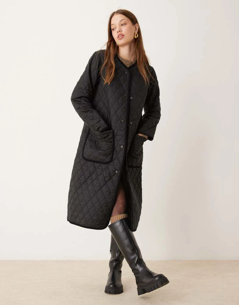 Barbour Barbour Women's Round Collar Quilt jacket in black 3