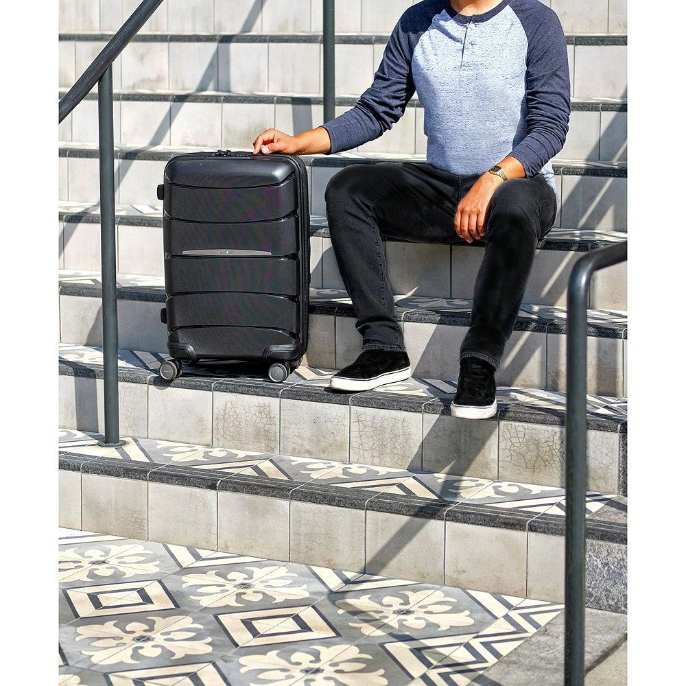 Samsonite Outline Pro 22 x 14 x 9 Carry-On Spinner 10