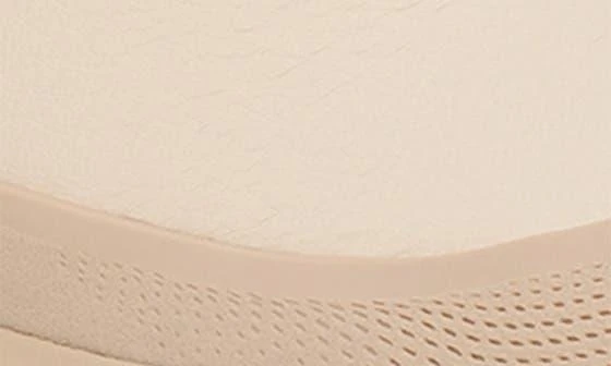 UGG Tasman Waterproof Hybrid Slip-On 7