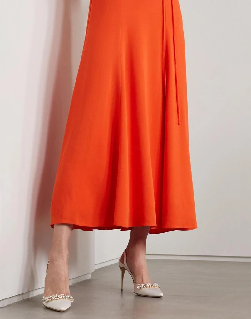 Jennifer Chamandi Pump 4
