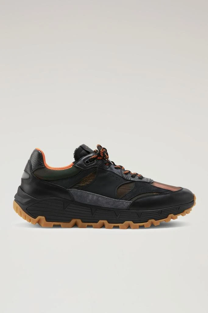 WO-FOOTWEAR Classic Runner Sneakers