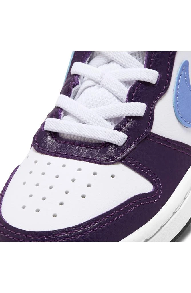 NIKE Kids
 Court Borough Mid 2 Basketball Shoe 9