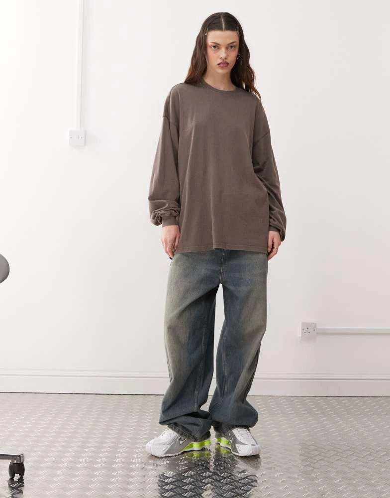 Weekday Weekday Lindy super oversized long sleeve t-shirt in mole 3