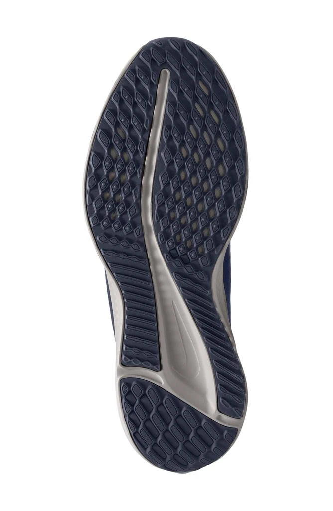 NIKE Quest 5 Road Running Shoe 2