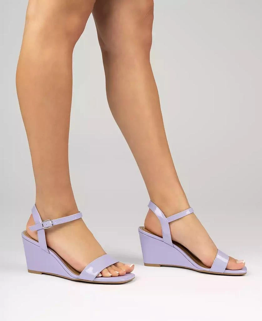 Journee Collection Women's Clayr Ankle Strap Wedge Sandals 6