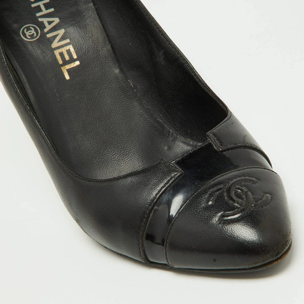 Chanel Chanel Black/Gold Patent and Leather CC Cap Toe Pumps Size 39.5 7