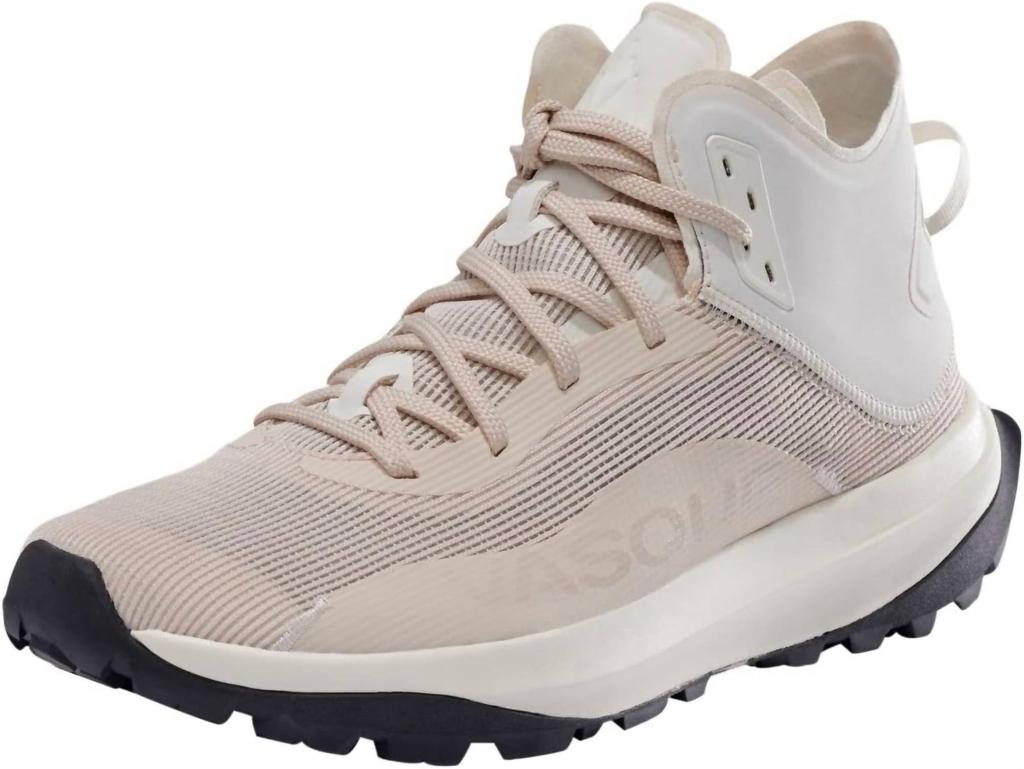 Vasque Women’S Here Hiking Boots - Medium In Peyote (7271)