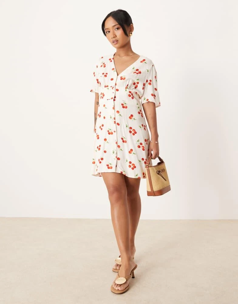 Nobody's Child Petite Nobody's Child Petite Alexa mini dress in white tomato print 1