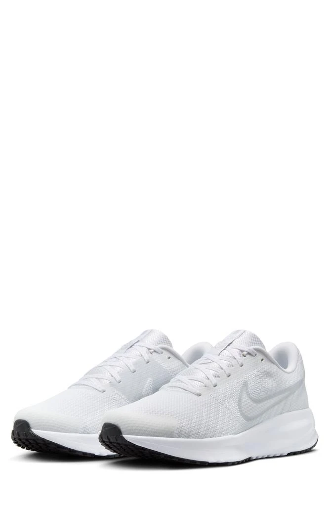 NIKE Run Defy Running Shoe 1