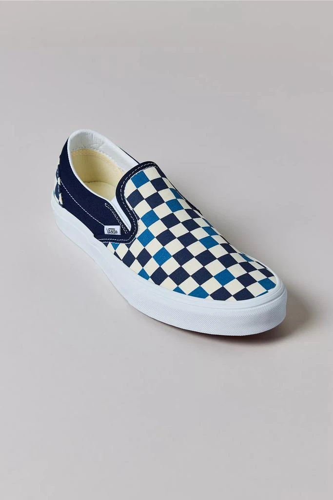 Vans Vans Women
s Checkerboard Slip-On Sneaker 3
