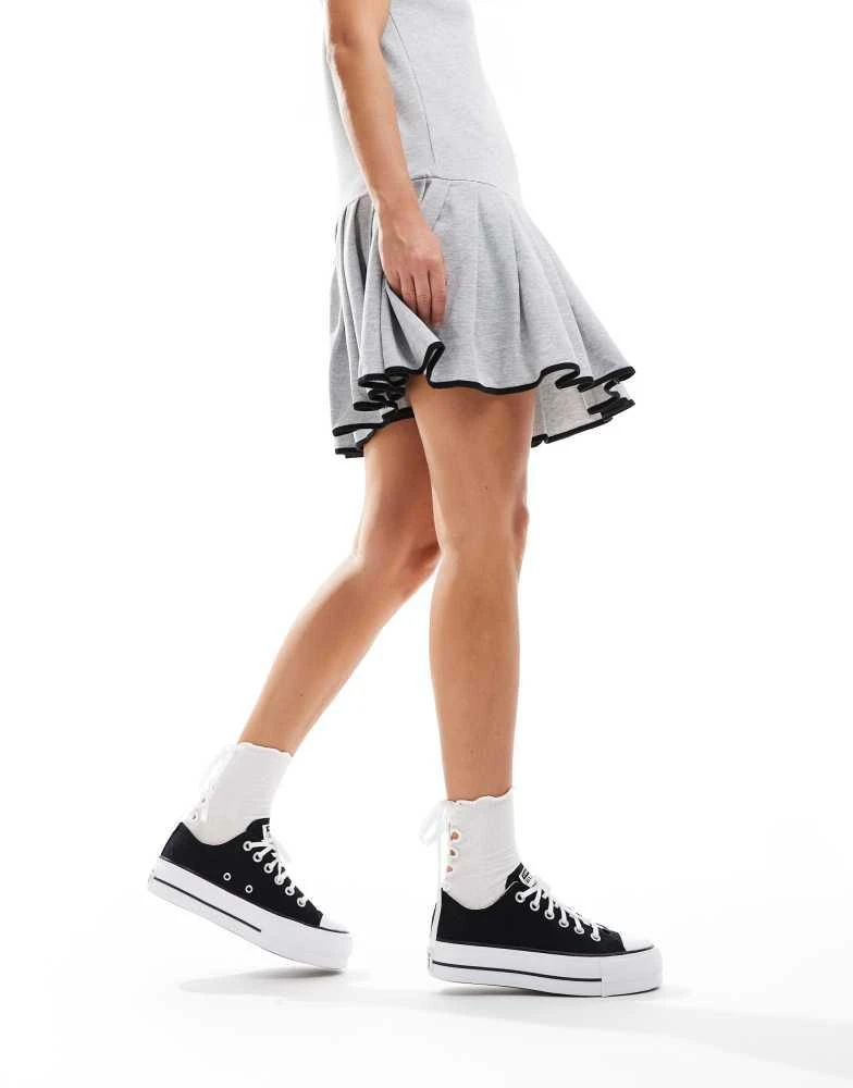 Converse Converse Chuck Taylor All Star Lift Ox Wide Fit trainers in black 5