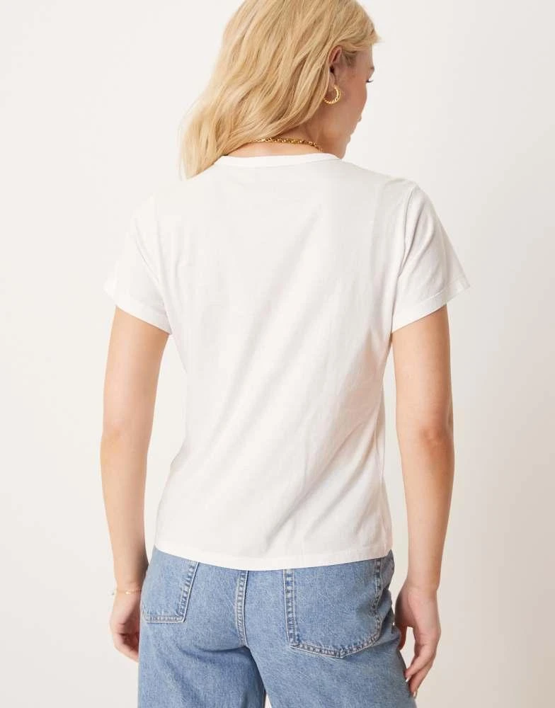 Abercrombie & Fitch Abercrombie & Fitch logo graphic t-shirt in white 4