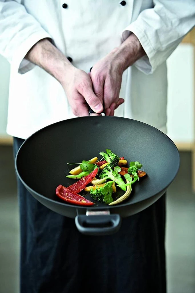 Scanpan Classic 12.5 Inch Wok 4