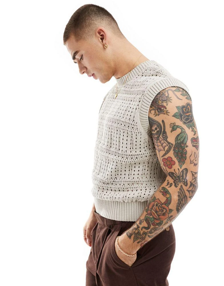 Bershka Bershka knitted sweater vest in grey 2