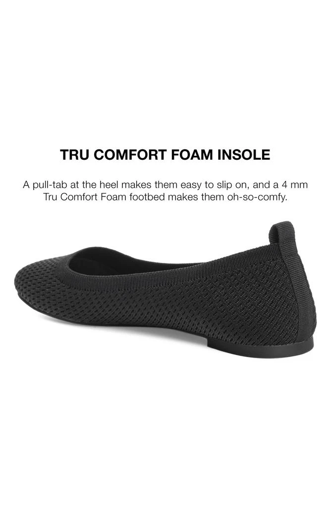 Journee Collection Maryann Knit Flat - Narrow Width 10