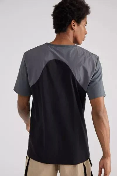 Oakley Oakley Kangaroo Pocket Tech Tee 2