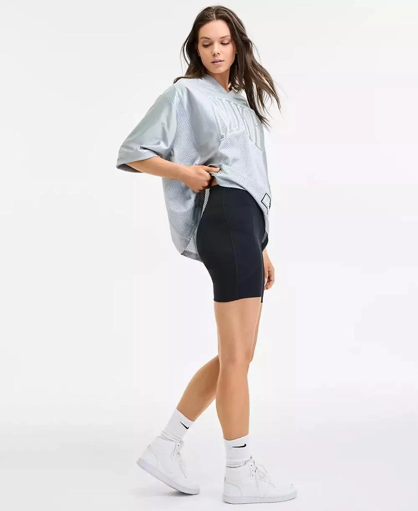 NIKE Women's One High-Waisted Side-Pocket 8" Bike Shorts 2