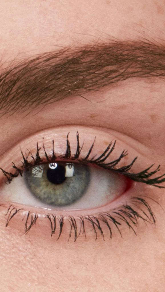 Buxom Cosmetics Lash Waterproof Volumizing Mascara 4