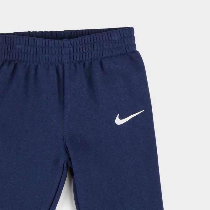 NIKE Infant Nike Outline Pullover Hoodie and Jogger Pants Set 11