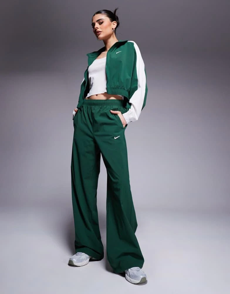 NIKE Nike Trend woven wide leg trousers in green 1