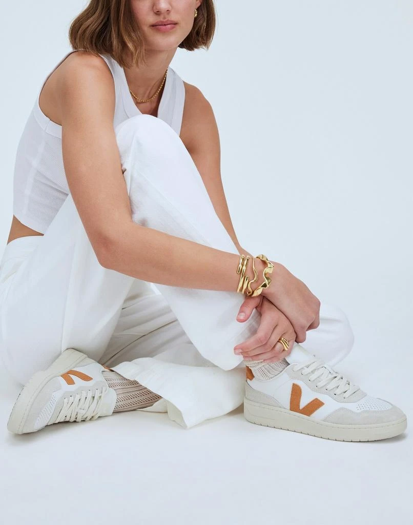 Veja V-90 Sneakers 4