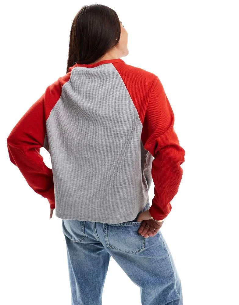 ASOS ASOS DESIGN raglan long sleeve top in waffle in grey and red 4
