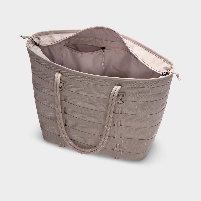 NIKE Nike Sportswear RPM Tote Bag (26L) - Backpacks NIKE Nike Sportswear RPM Tote Bag (26L) - Backpacks