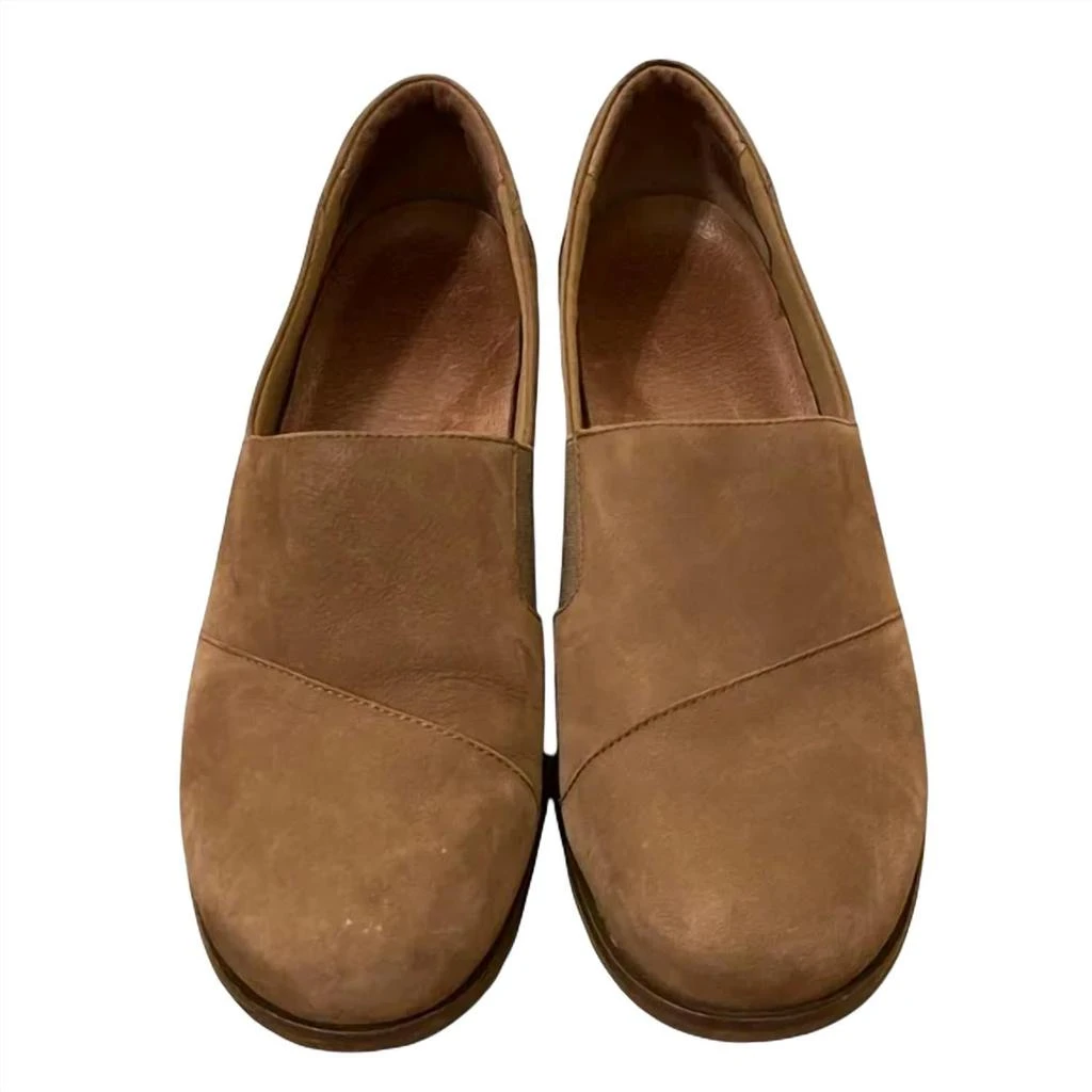 Dansko Dansko - WOMEN'S JULIA NUBUCK LOAFER 3