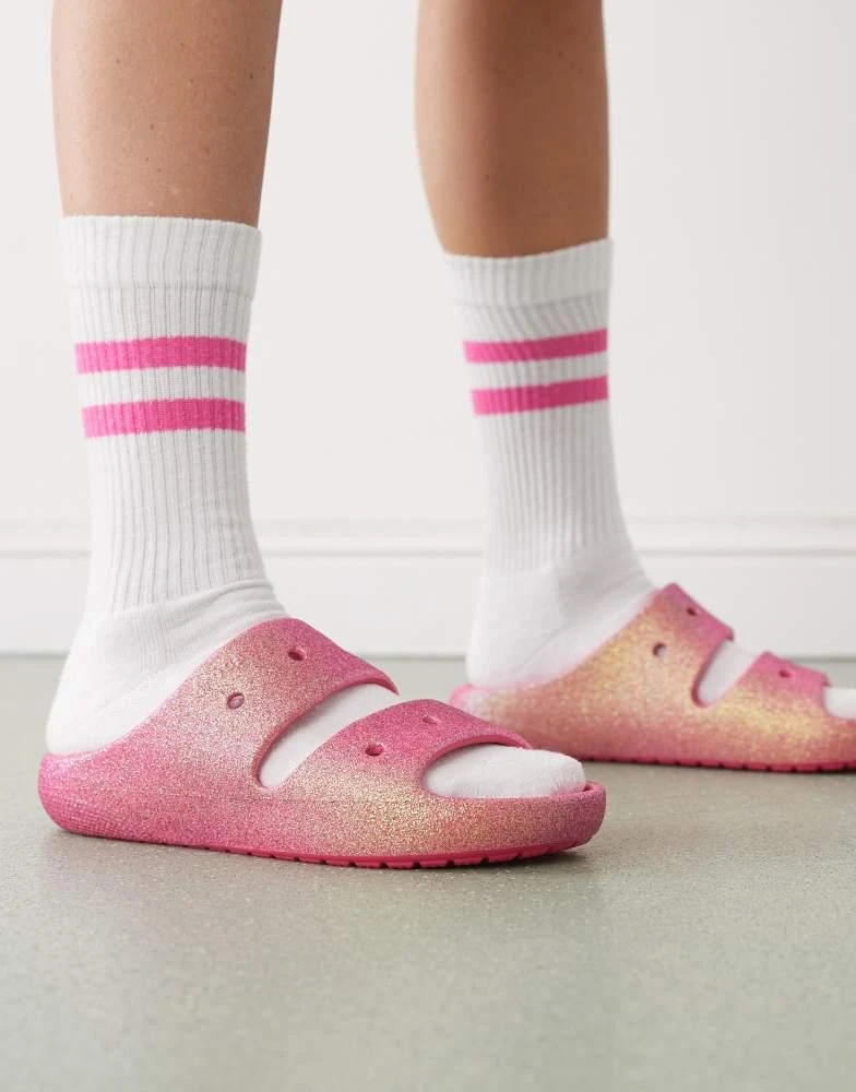 Crocs Crocs Classic iridescent glitter sandal in pink 4