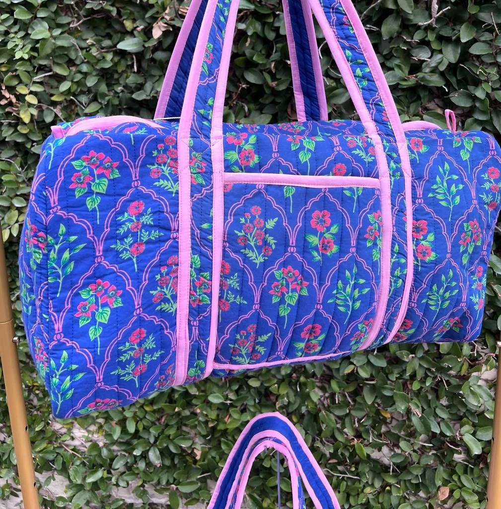 Heart of Grace Heart Of Grace - Women
s Large Quilted Bag