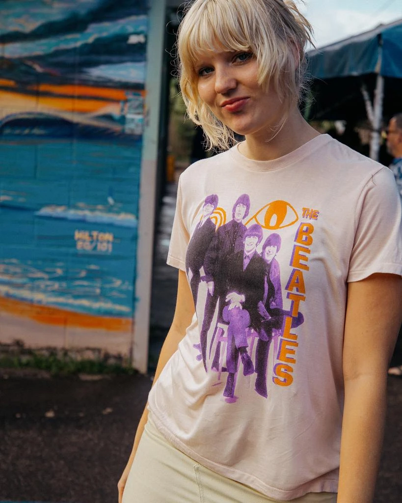 Junk Food Clothing Women's The Beatles Group Vintage Tissue Tee 4