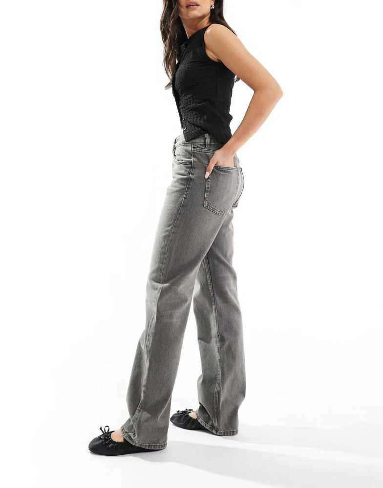 Pull&Bear Pull&Bear mid waist straight leg jeans in grey 3