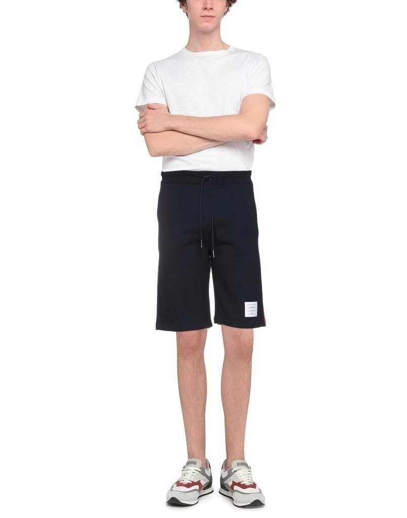 Thom Browne Shorts 
Bermuda 2