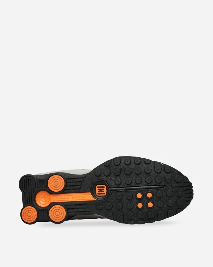 NIKE Shox R4 Sneakers Metallic Silver / Black / Bright Mandarin 5