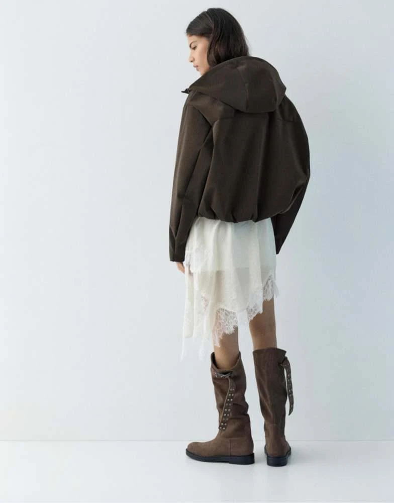 Pull&Bear Pull&Bear Short hooded raincoat in chocolate 4
