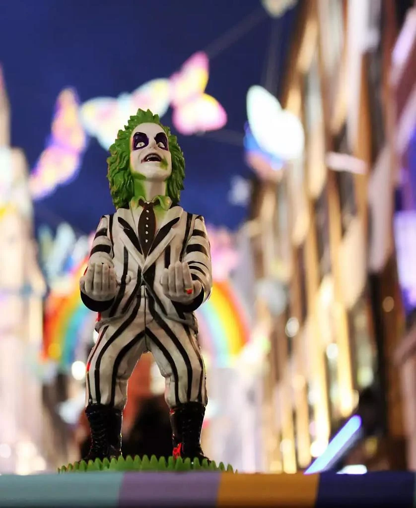 Exquisite Gaming Cable Guys Charging Phone Tim Burton's Beetlejuice Controller Holder 2