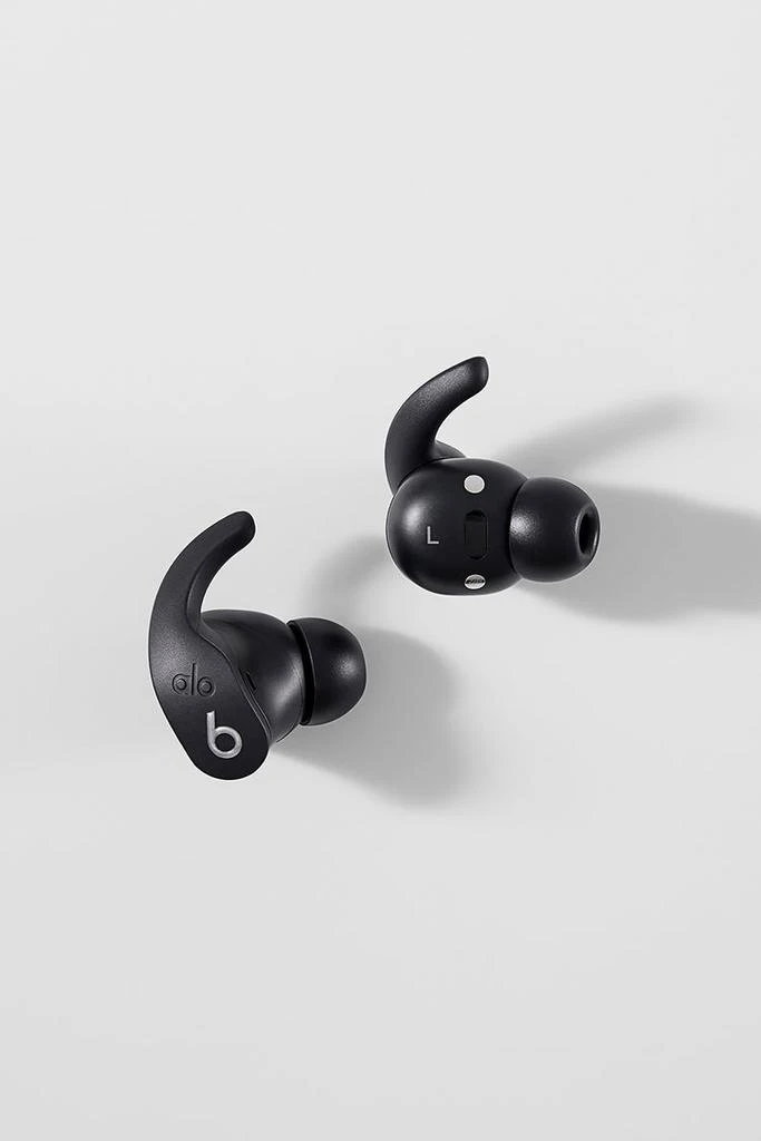 Alo Alo X Beats Fit Pro - Reflective Black 5