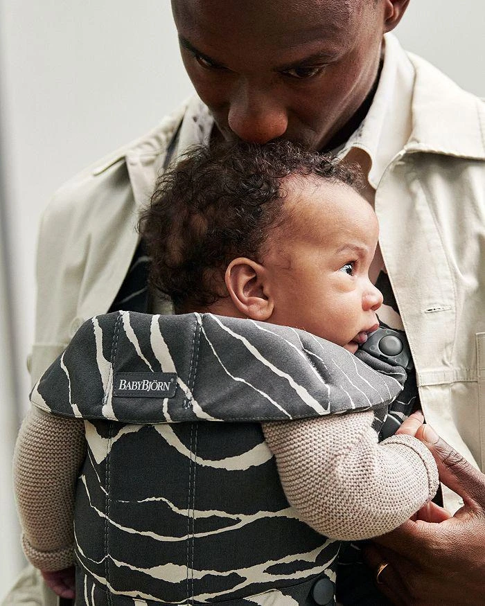BabyBjörn Cotton Baby Carrier Mini 4