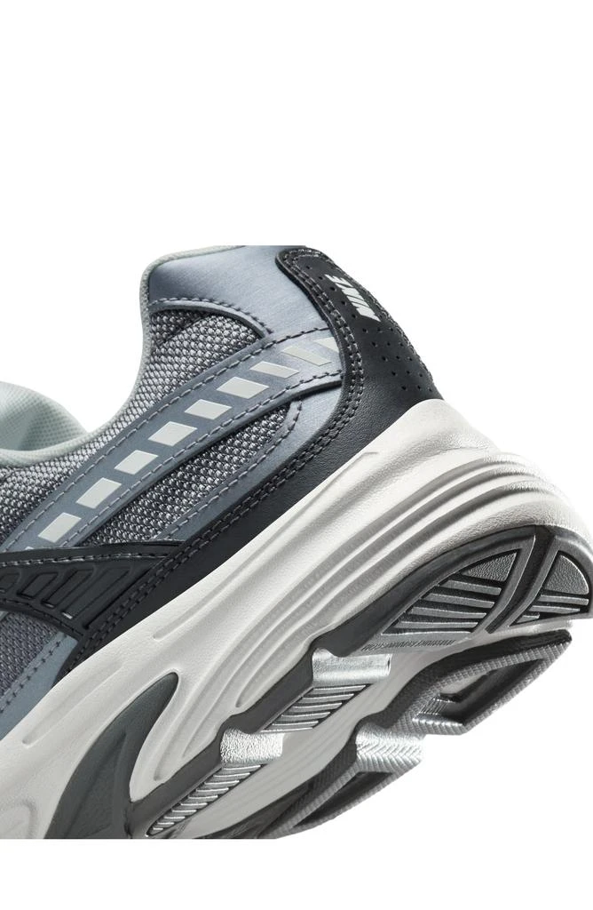NIKE Initiator Running Shoe 8