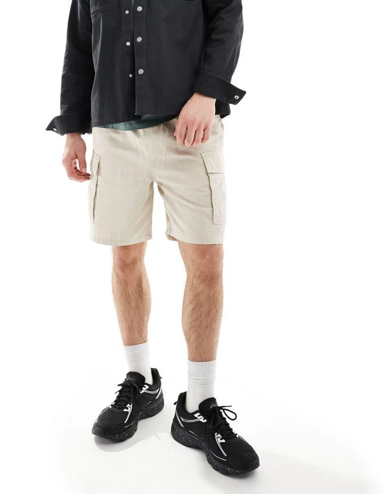 Pull&Bear Pull&Bear cargo short in beige 4