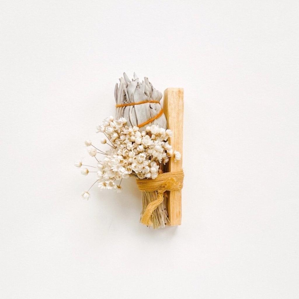 Orelia London White Sage Bulb, Palo Santo & Dried Flower Bundle
