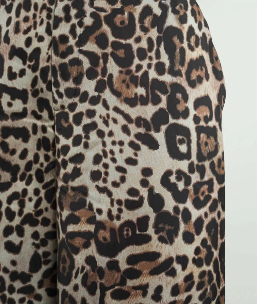 Aaron 
Amber Aaron 
Amber - Dangerously Satin Pants 2